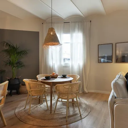 Muari - 2 Bedrooms In Eixample Esquerra Apartamento *